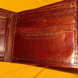 Vintage Geoffrey Beene men’s bifold brown wallet two bills fold slots two side